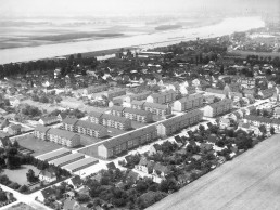 Luftaufnahme einer historischen Wohnsiedlung