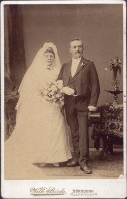 Historisches Hochzeitsfoto eines Brautpaares